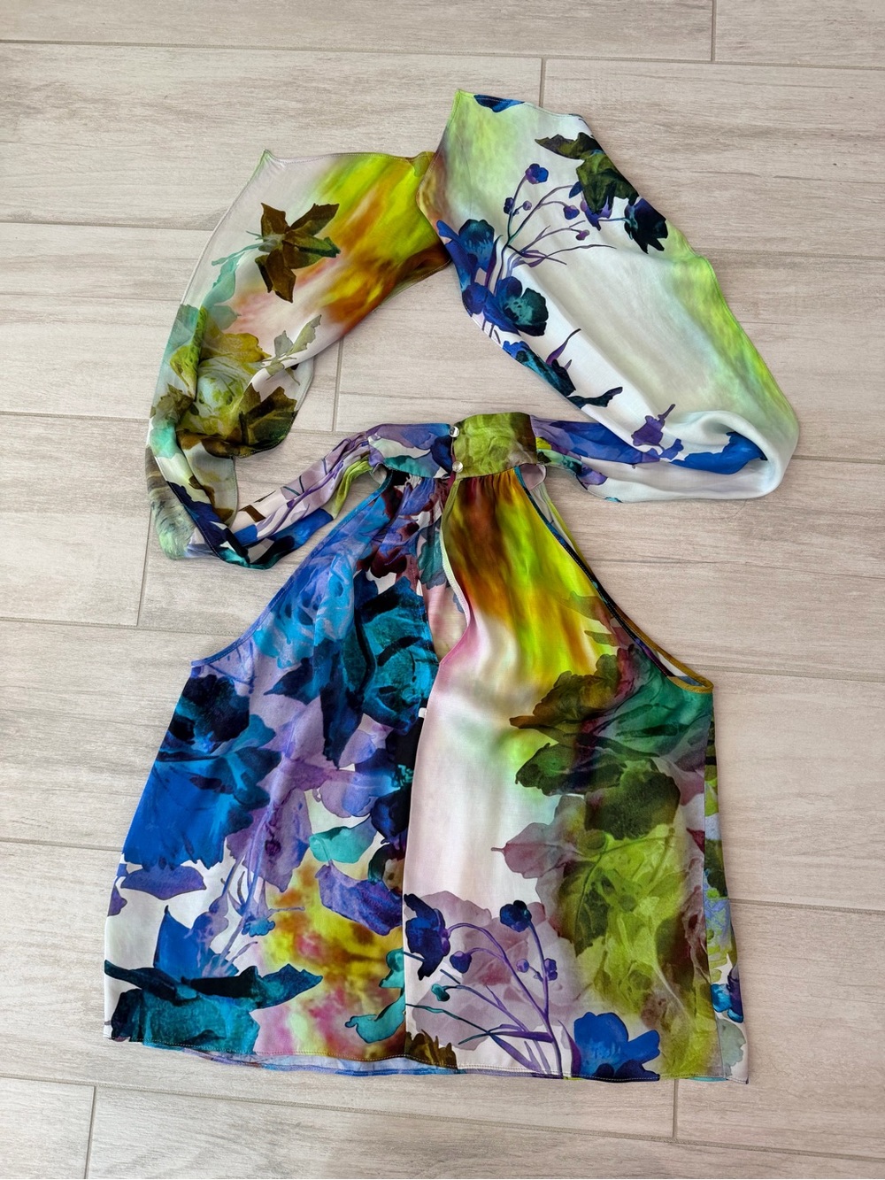 Lola & Sophie New York Halter Top Bow Tie Floral Watercolor Print Size S - Picture 7 of 17